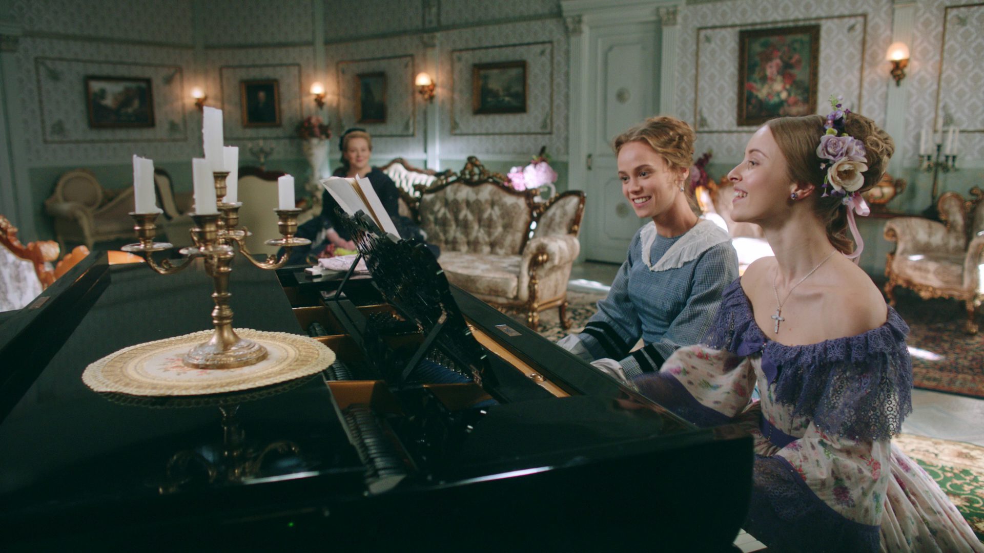 Роскошные наряды и невероятная любовь: вышел трейлер костюмированной драмы "Крепостная"